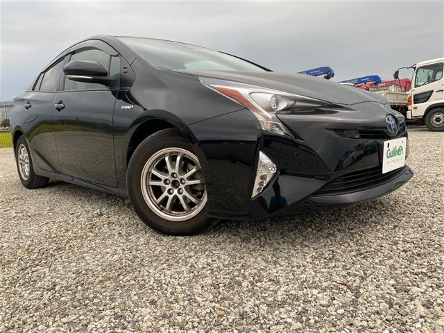 Import and buy TOYOTA PRIUS 2018 from Japan to Nairobi, Kenya