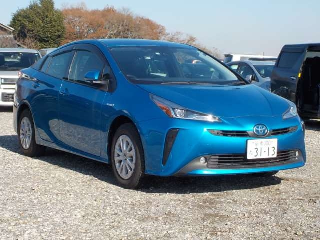 Import and buy TOYOTA PRIUS 2019 from Japan to Nairobi, Kenya