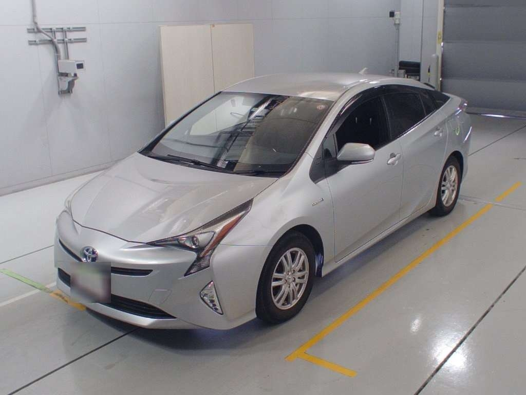 Import and buy TOYOTA PRIUS 2017 from Japan to Nairobi, Kenya