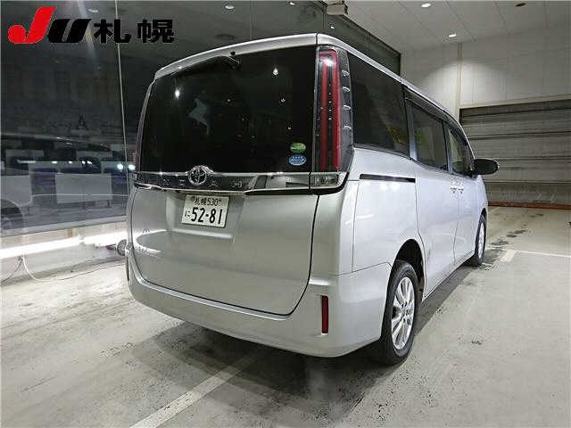 Import and buy TOYOTA NOAH 2018 from Japan to Nairobi, Kenya