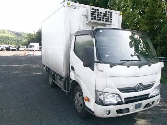 Import and buy TOYOTA DYNA 2018 from Japan to Nairobi, Kenya