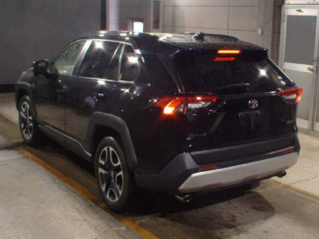 Import and buy TOYOTA RAV4 2019 from Japan to Nairobi, Kenya