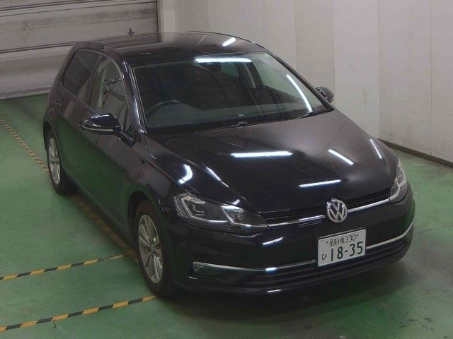 Import and buy VOLKSWAGEN GOLF 2018 from Japan to Nairobi, Kenya