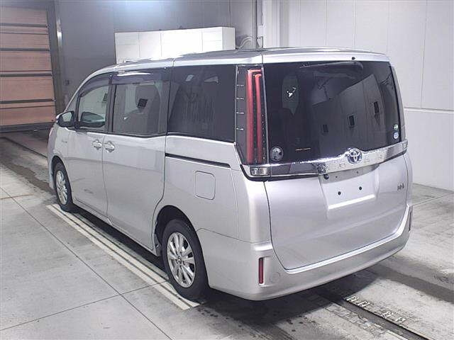 Import and buy TOYOTA NOAH 2017 from Japan to Nairobi, Kenya