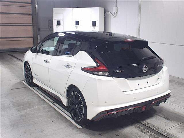 Import and buy NISSAN LEAF 2018 from Japan to Nairobi, Kenya