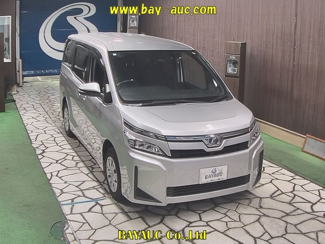 Import and buy TOYOTA VOXY 2018 from Japan to Nairobi, Kenya