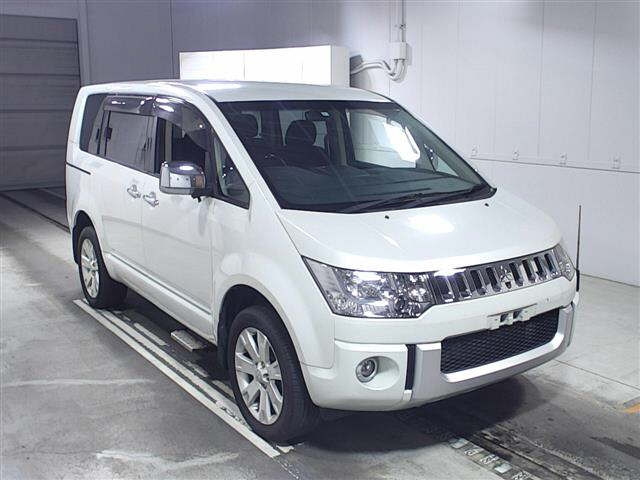 Import and buy MITSUBISHI DELICA D5 2017 from Japan to Nairobi, Kenya