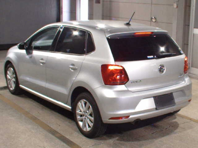 Import and buy VOLKSWAGEN POLO 2017 from Japan to Nairobi, Kenya