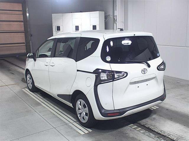 Import and buy TOYOTA SIENTA 2019 from Japan to Nairobi, Kenya