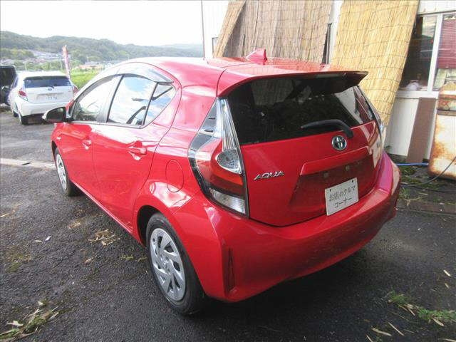 Import and buy TOYOTA AQUA 2018 from Japan to Nairobi, Kenya