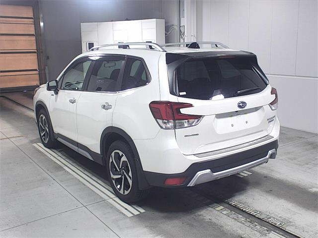 Import and buy SUBARU FORESTER 2023 from Japan to Nairobi, Kenya