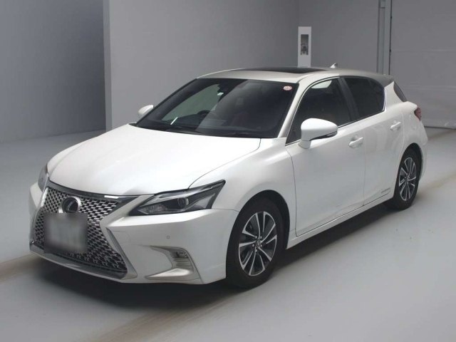 Import and buy LEXUS CT 2022 from Japan to Nairobi, Kenya