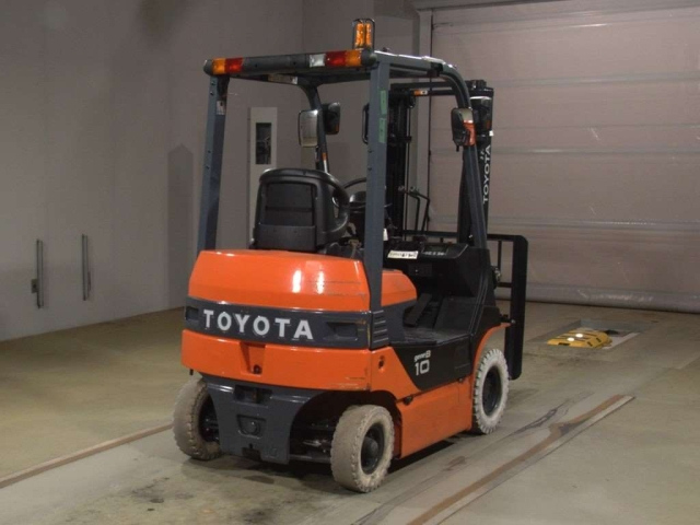 Import and buy TOYOTA FORKLIFT 2020 from Japan to Nairobi, Kenya