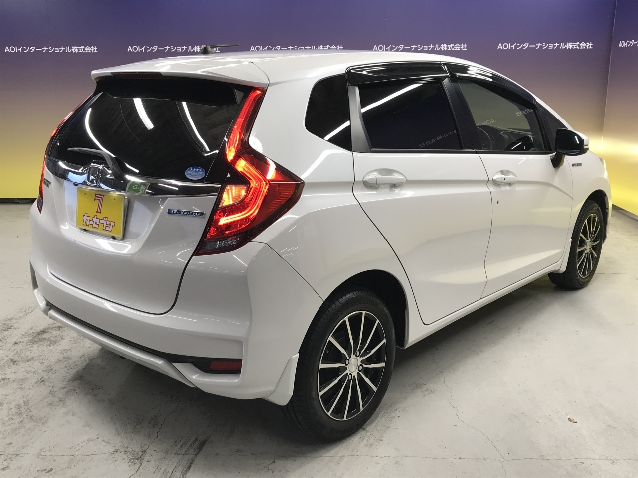 Import and buy HONDA FIT 2018 from Japan to Nairobi, Kenya