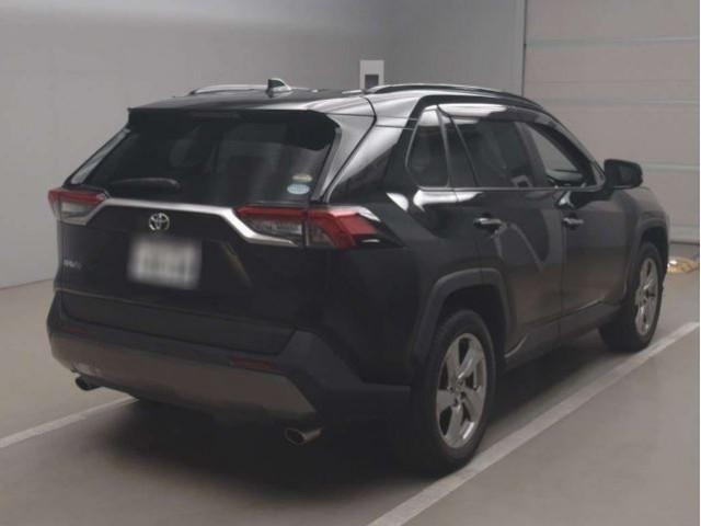 Import and buy TOYOTA RAV4 2019 from Japan to Nairobi, Kenya