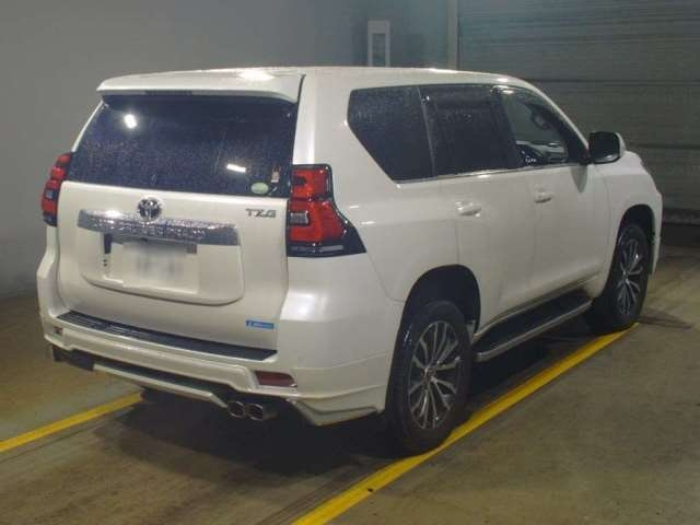 Import and buy TOYOTA LAND CRUISER PRADO 2020 from Japan to Nairobi, Kenya