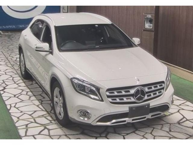 Import and buy MERCEDES BENZ GLA CLASS 2018 from Japan to Nairobi, Kenya