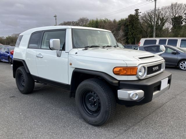 Import and buy TOYOTA FJ CRUISER 2017 from Japan to Nairobi, Kenya