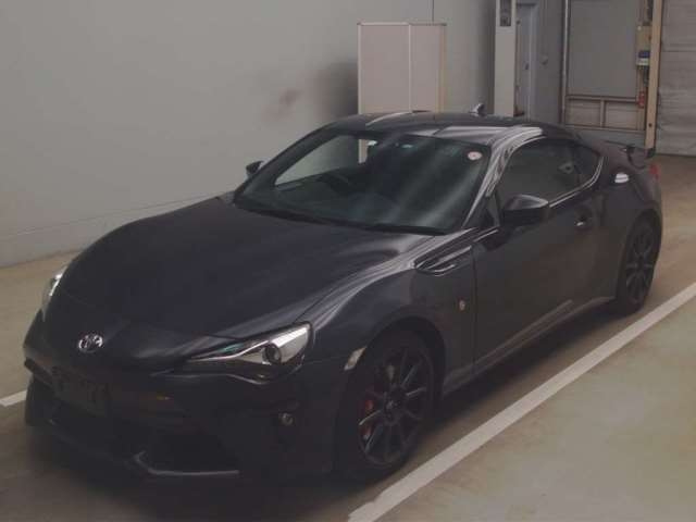 Import and buy TOYOTA 86 2018 from Japan to Nairobi, Kenya