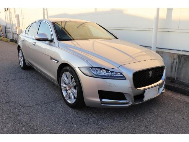 Import and buy JAGUAR XF SERIES 2017 from Japan to Nairobi, Kenya