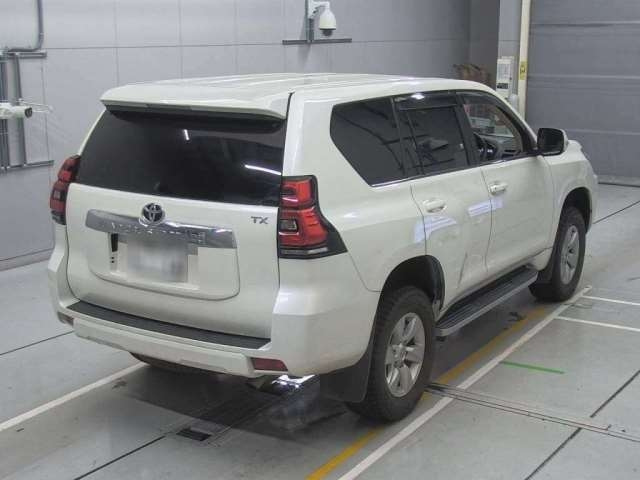 Import and buy TOYOTA LAND CRUISER PRADO 2018 from Japan to Nairobi, Kenya