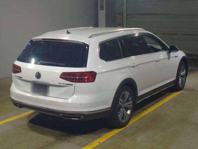 Import and buy VOLKSWAGEN PASSAT ALLTRACK 2019 from Japan to Nairobi, Kenya