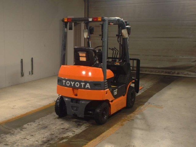Import and buy TOYOTA FORKLIFT 2022 from Japan to Nairobi, Kenya