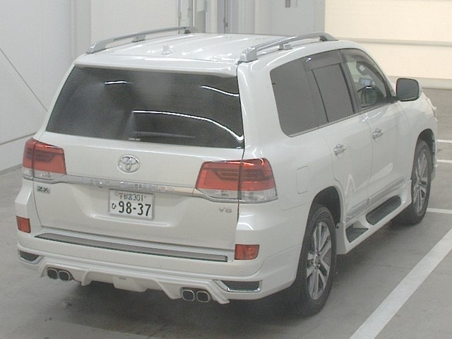 Import and buy TOYOTA LAND CRUISER 2018 from Japan to Nairobi, Kenya