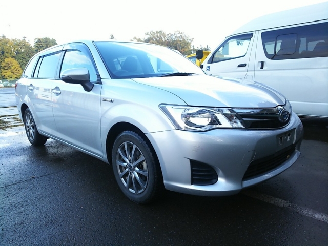 Toyota corolla fielder 2013