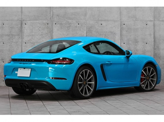 Import and buy PORSCHE 718 CAYMAN 2018 from Japan to Nairobi, Kenya