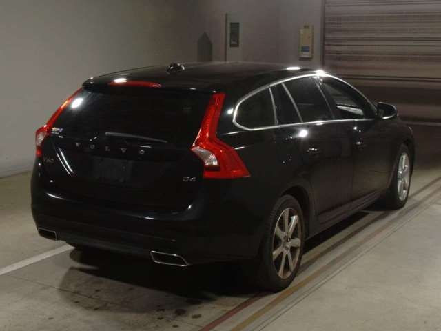 Import and buy VOLVO V60 2017 from Japan to Nairobi, Kenya