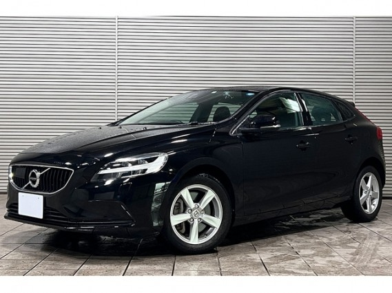 Import and buy VOLVO V40 2017 from Japan to Nairobi, Kenya