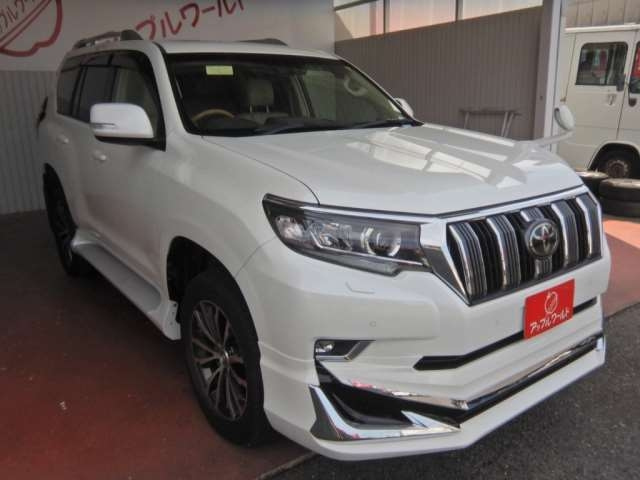 Import and buy TOYOTA LAND CRUISER PRADO 2019 from Japan to Nairobi, Kenya