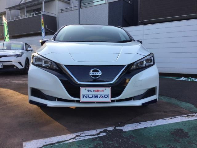 Import and buy NISSAN LEAF 2018 from Japan to Nairobi, Kenya