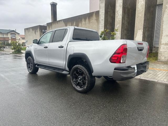 Import and buy TOYOTA HILUX 2019 from Japan to Nairobi, Kenya