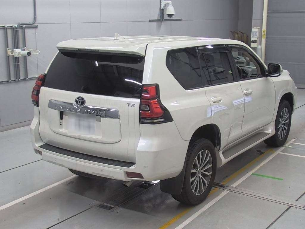 Import and buy TOYOTA LAND CRUISER PRADO 2018 from Japan to Nairobi, Kenya