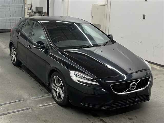 Import and buy VOLVO V40 2017 from Japan to Nairobi, Kenya