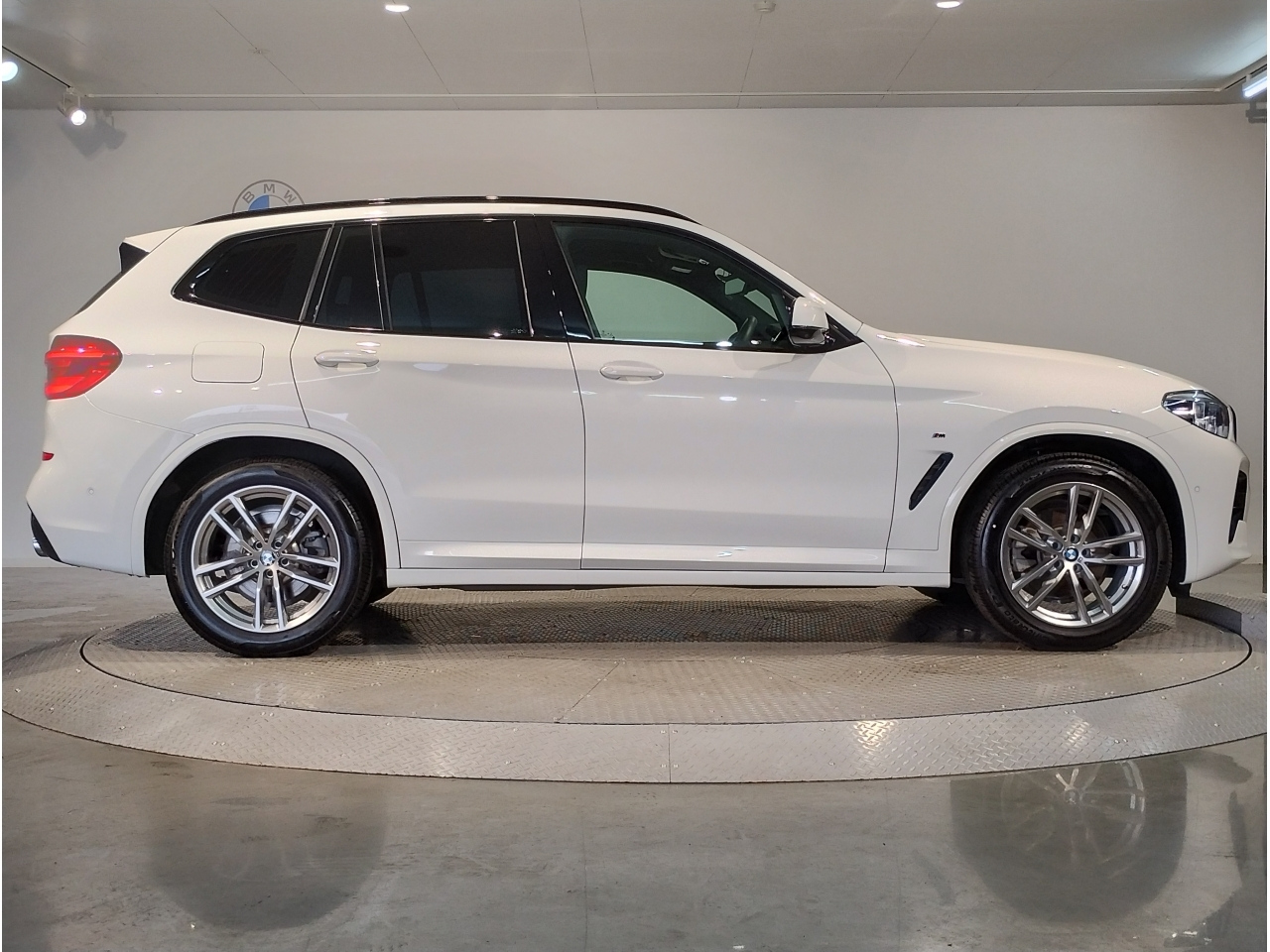 Import and buy BMW X3 2019 from Japan to Nairobi, Kenya