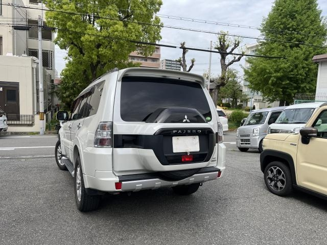 Import and buy MITSUBISHI PAJERO 2019 from Japan to Nairobi, Kenya