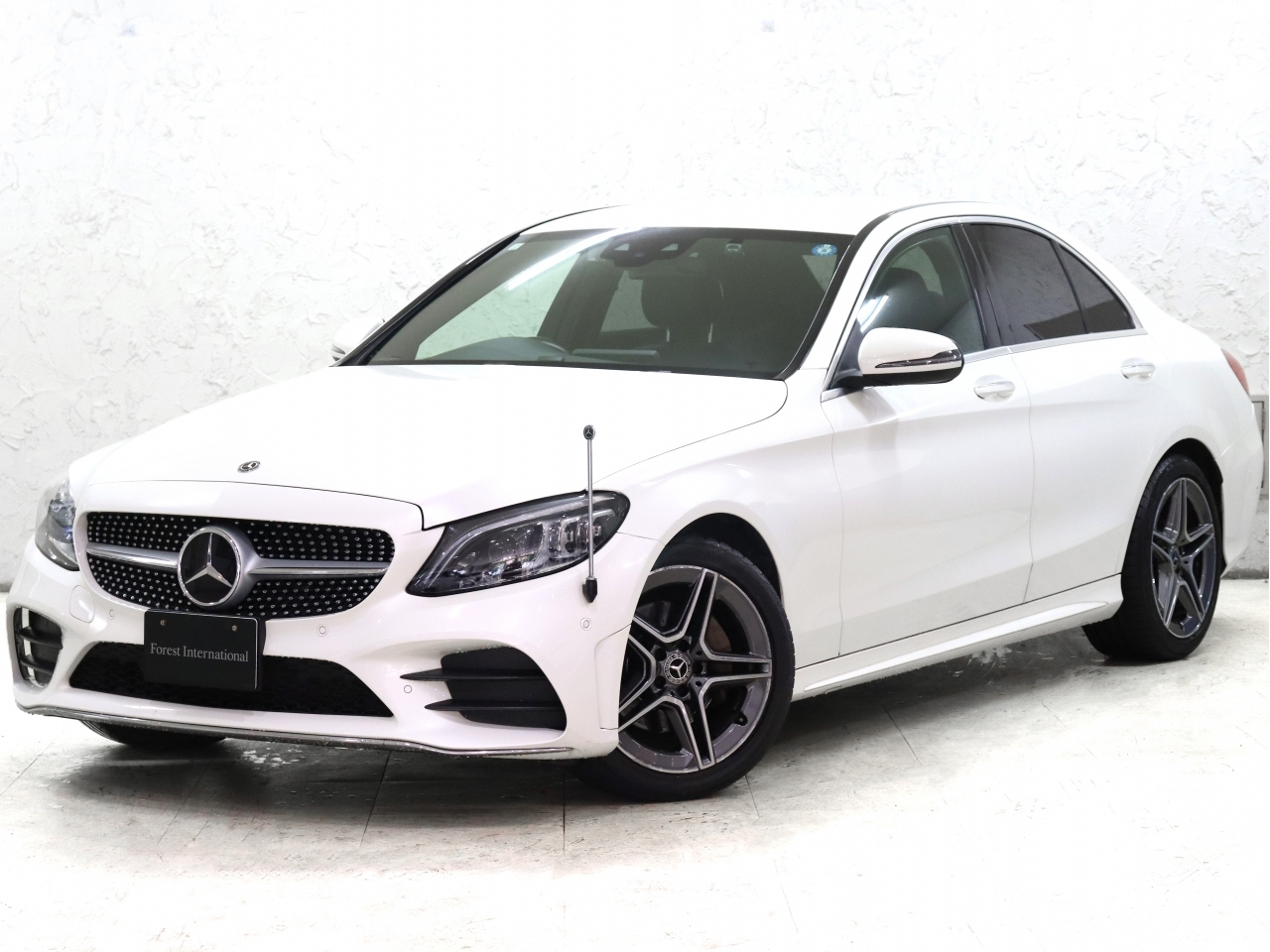 Import and buy MERCEDES BENZ C CLASS 2018 from Japan to Nairobi, Kenya