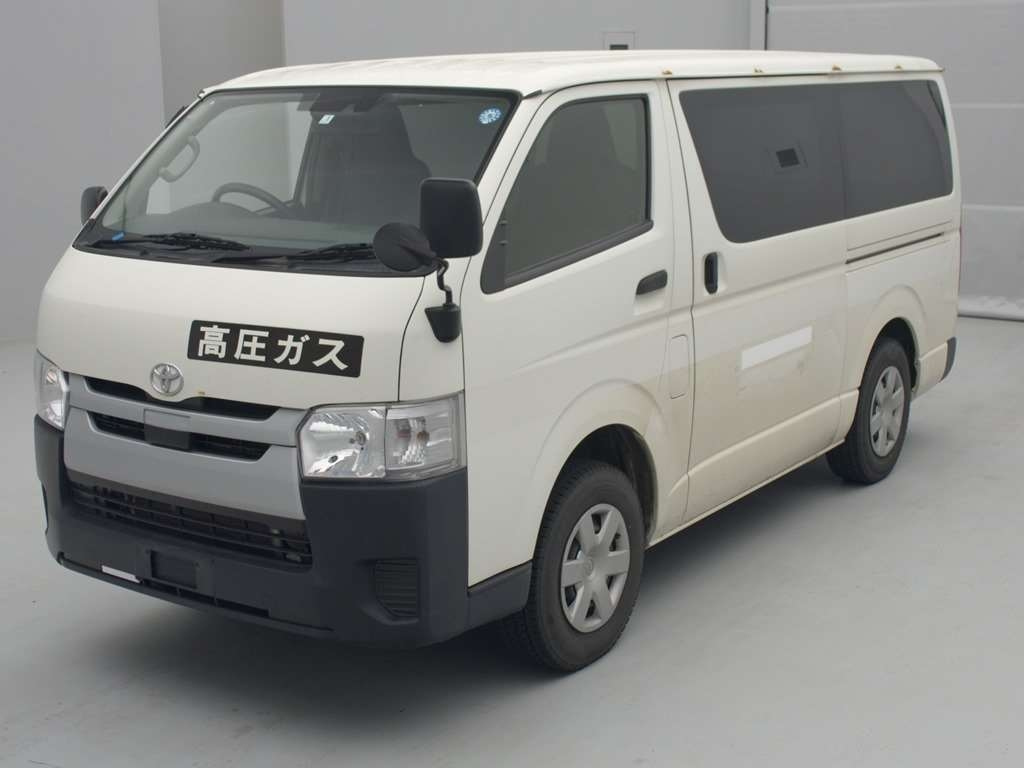 Import and buy TOYOTA HIACE VAN 2018 from Japan to Nairobi, Kenya