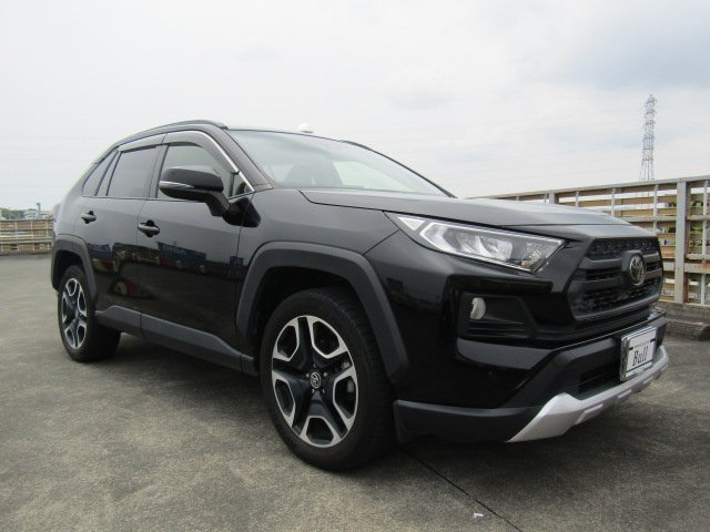 Import and buy TOYOTA RAV4 2019 from Japan to Nairobi, Kenya