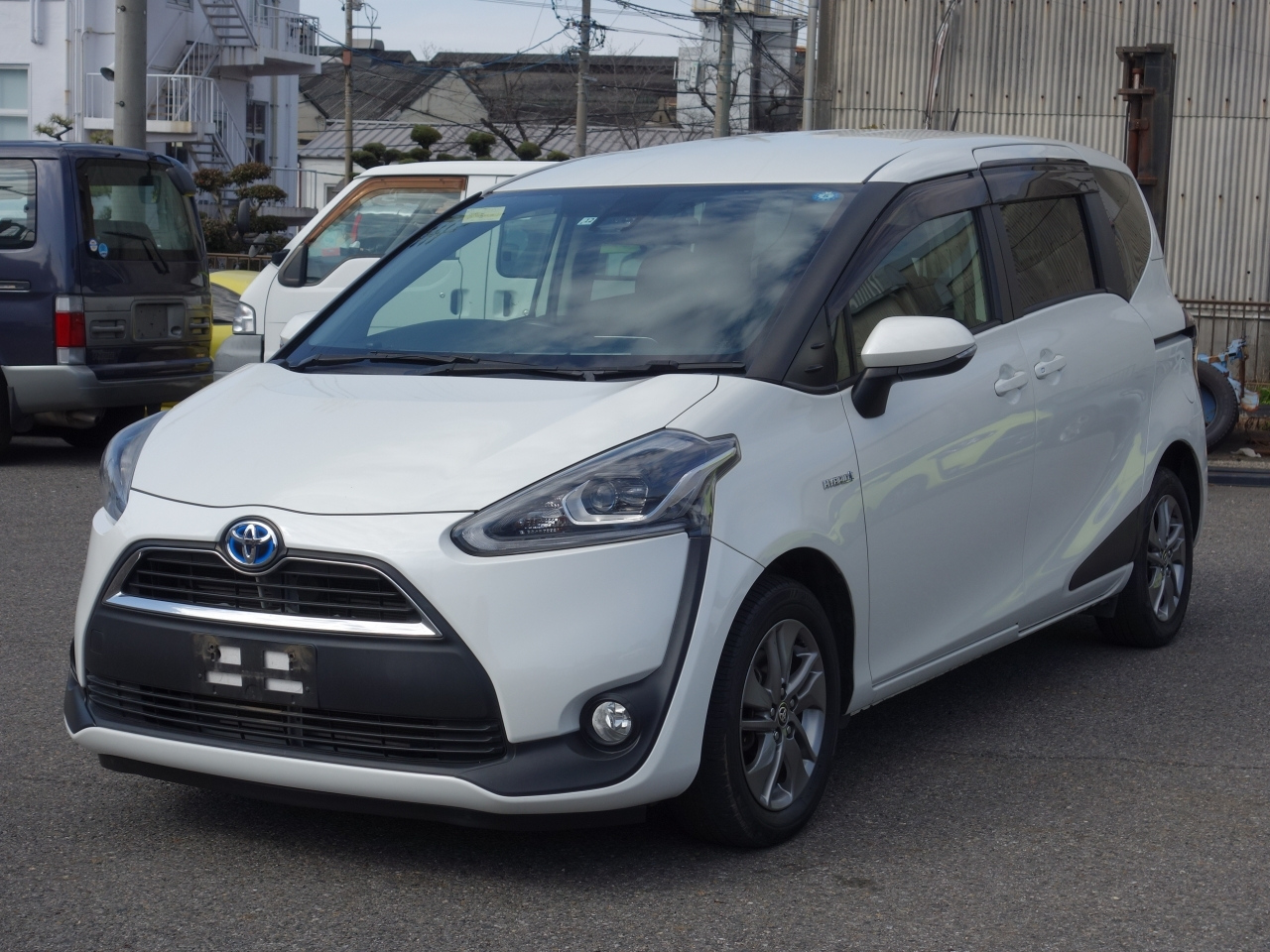 Import and buy TOYOTA SIENTA 2017 from Japan to Nairobi, Kenya