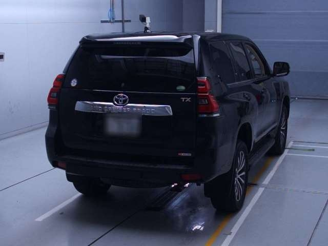 Import and buy TOYOTA LAND CRUISER PRADO 2019 from Japan to Nairobi, Kenya