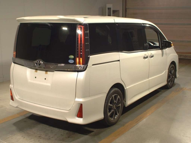 Import and buy TOYOTA NOAH 2017 from Japan to Nairobi, Kenya