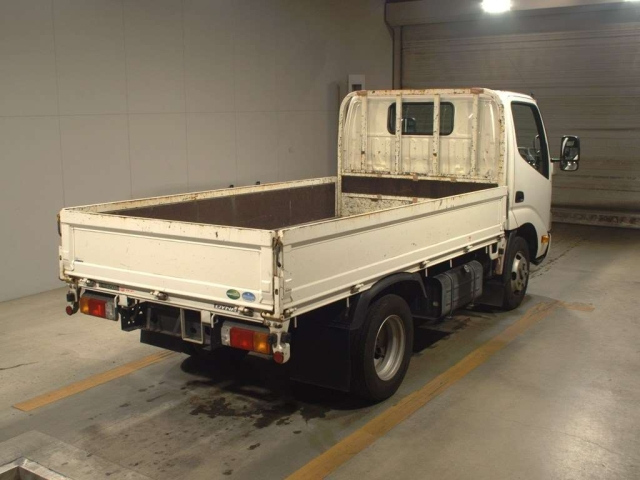 Import and buy TOYOTA DYNA 2019 from Japan to Nairobi, Kenya