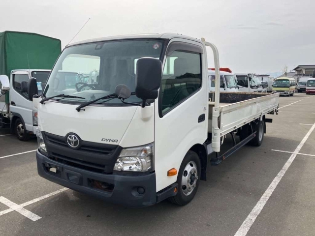 Import and buy TOYOTA DYNA 2018 from Japan to Nairobi, Kenya