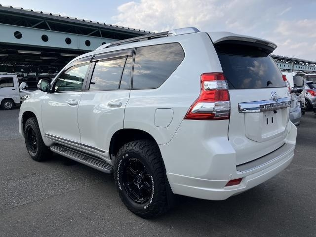 Import and buy TOYOTA LAND CRUISER PRADO 2017 from Japan to Nairobi, Kenya