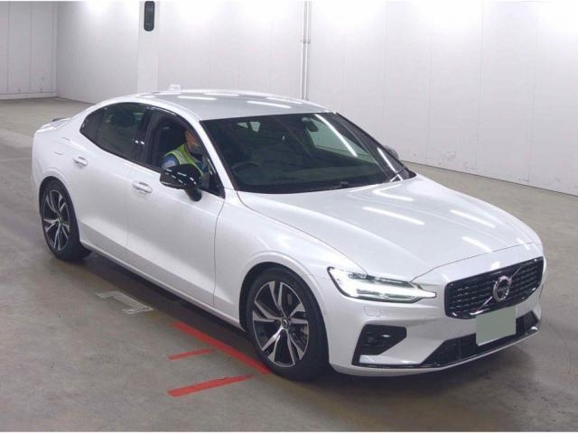 Import and buy VOLVO S60 2022 from Japan to Nairobi, Kenya