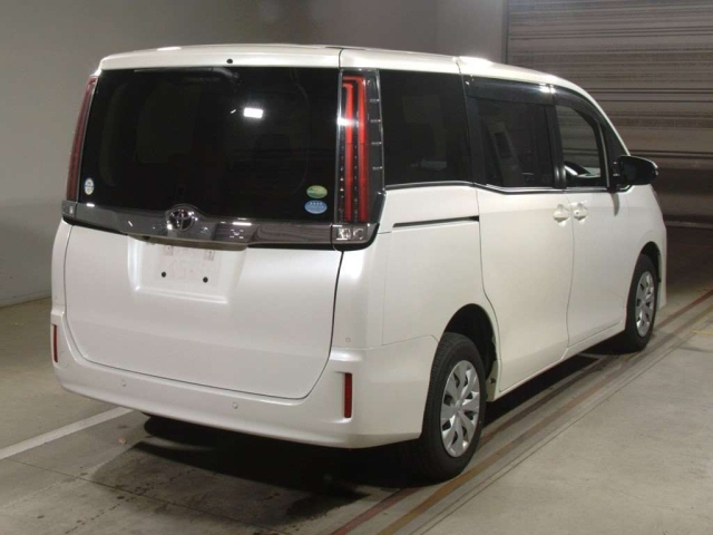 Import and buy TOYOTA NOAH 2019 from Japan to Nairobi, Kenya